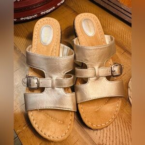 Croft & Barrow Metallic Silver Slip On Wedge Sandals Size 9.5